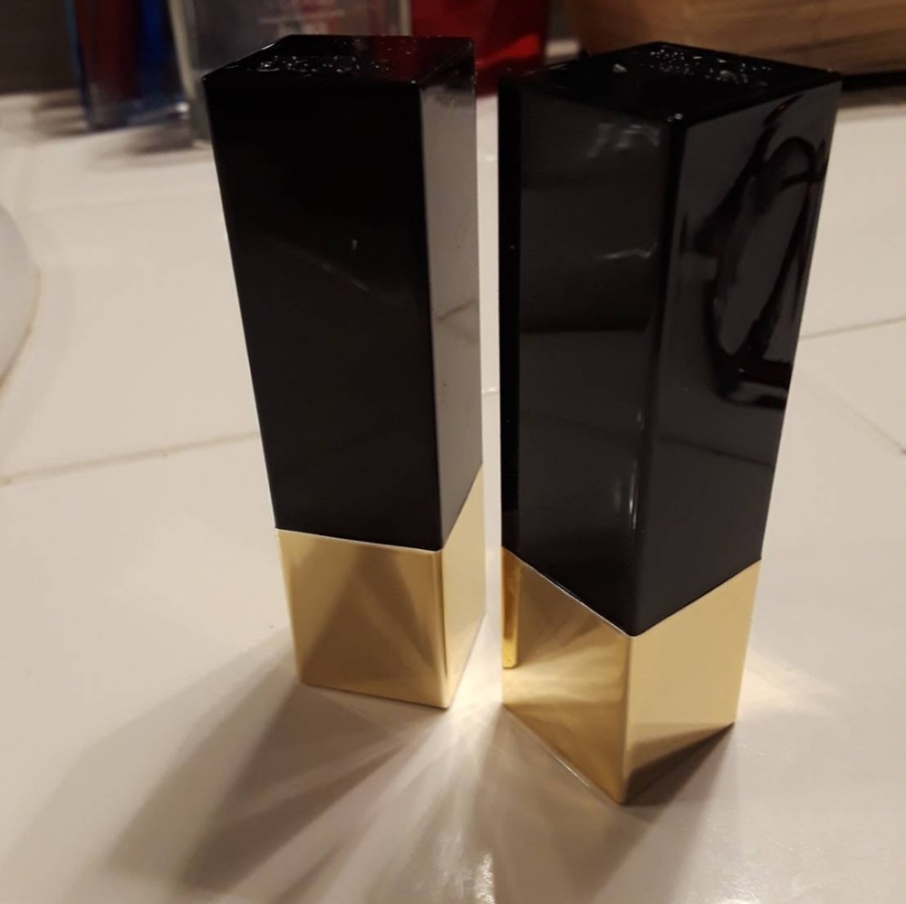 2 Estee Lauder sculpting lipsticks